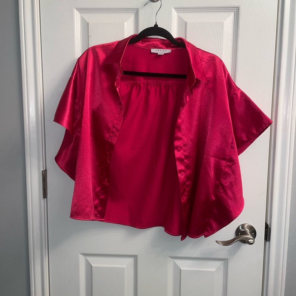 Small fuchsia blouse